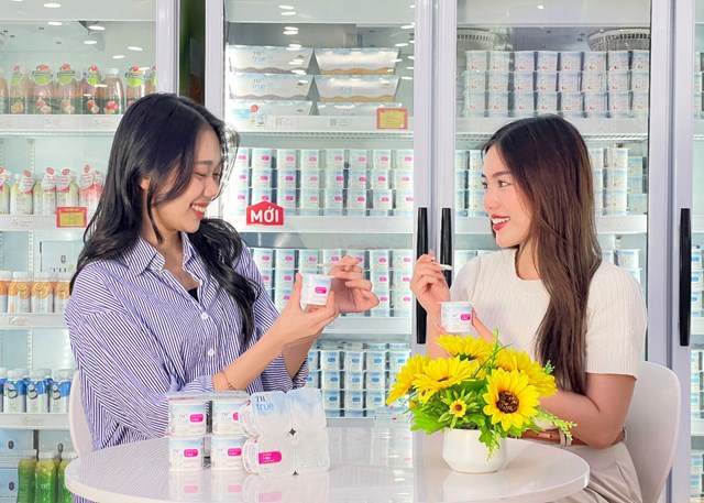 Sữa chua ăn &iacute;t b&eacute;o TH true YOGURT c&oacute; đường l&agrave; lựa chọn l&yacute; tưởng cho những người cần kiểm so&aacute;t c&acirc;n nặng. &nbsp;