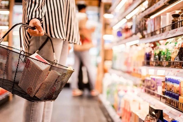 H&agrave;ng ti&ecirc;u d&ugrave;ng nội địa: T&aacute;i định vị để kh&ocirc;ng bị l&eacute;p vế. &nbsp;