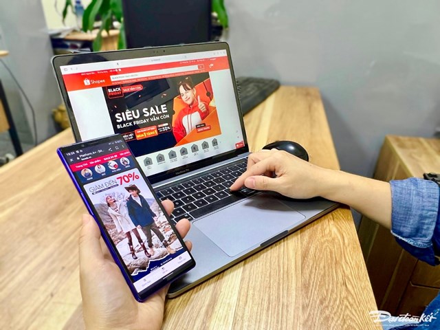 Thương mại điện tử: Rẻ thật hay chỉ l&agrave; ảo gi&aacute;c khuyến m&atilde;i? &nbsp;