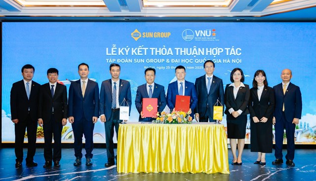 Lễ k&yacute; kết thoả thuận hợp t&aacute;c giữa ĐHQGHN v&agrave; Tập đo&agrave;n Sun Group. Ảnh: Sun Group &nbsp;