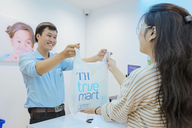 T&uacute;i l&agrave;m từ chất liệu sinh học được sử dụng tại TH true mart từ năm 2018. &nbsp;