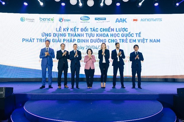 VNM k&yacute; kết đối t&aacute;c chiến lược với 6 tập đo&agrave;n dinh dưỡng h&agrave;ng đầu thế giới &nbsp;
