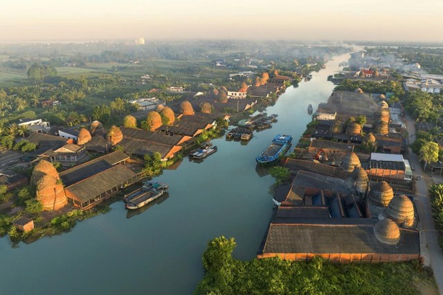 D&ograve;ng Cổ Chi&ecirc;n bồi đắp đ&ocirc;i bờ Vĩnh Long (Ảnh: Trung t&acirc;m X&uacute;c tiến Du lịch tỉnh Vĩnh Long) &nbsp;