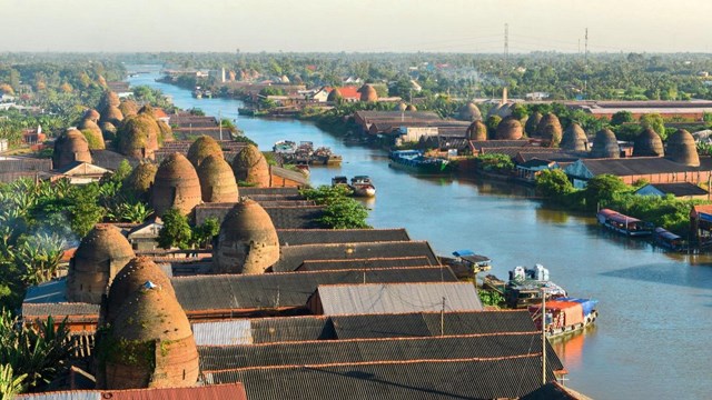 L&agrave;ng gốm cổ Mang Th&iacute;t. (Ảnh: Trung t&acirc;m X&uacute;c tiến du lịch tỉnh Vĩnh Long) &nbsp;