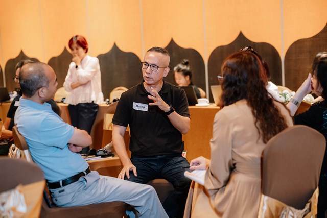 Một hoạt động trong chuỗi chương tr&igrave;nh ph&aacute;t triển đội ngũ l&atilde;nh đạo của ROX Group &nbsp;