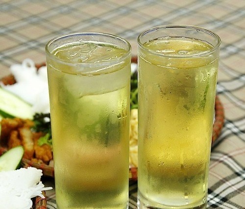 Trà đá mát lạnh sau bữa ăn mang lại sảng khoái, nhưng liệu thói quen này có ảnh hưởng tiêu cực đến hệ tiêu hóa và sức khỏe?