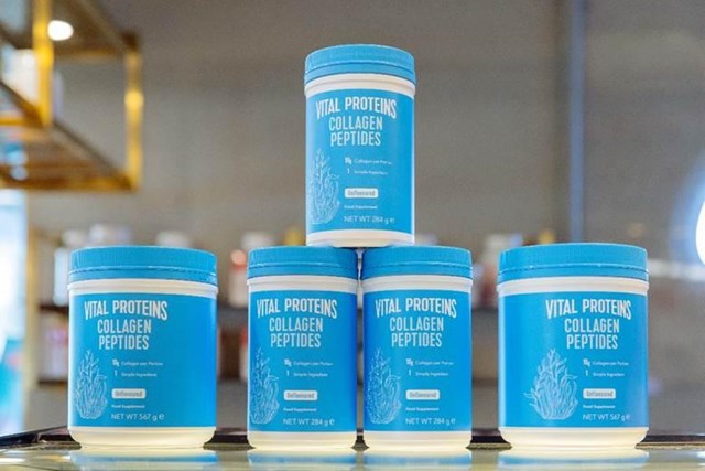 C&aacute;c sản phẩm Vital Proteins Collagen Peptides hiện đ&atilde; c&oacute; mặt tại quầy CaliFresh thuộc hệ thống ph&ograve;ng tập California Fitness &amp; Yoga, gi&uacute;p người ti&ecirc;u d&ugrave;ng thuận tiện hơn trong việc bổ sung collagen mỗi ng&agrave;y &nbsp;