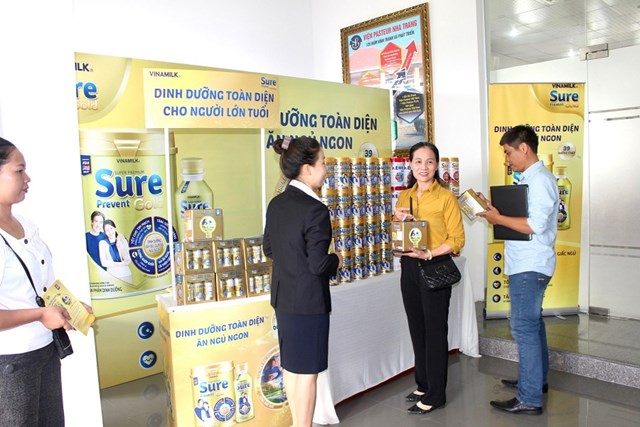 Gần 200 c&#225;n bộ y tế tham dự Hội thảo khoa học dinh dưỡng khu vực miền Trung v&#224; T&#226;y Nguy&#234;n - Ảnh 3