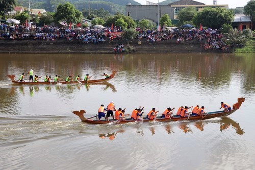 Bộ m&ocirc;n đua thuyền thu h&uacute;t đ&ocirc;ng đảo kh&aacute;n giả đến xem