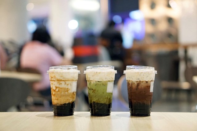 Thị trường tr&agrave; sữa đang b&atilde;o h&ograve;a &ndash; liệu nhượng quyền c&ograve;n l&agrave; "miếng b&aacute;nh ngọt"? &nbsp;