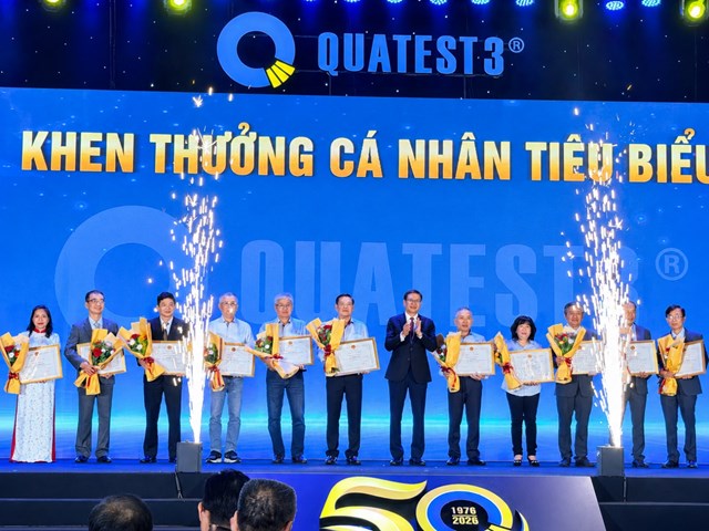 11 c&aacute; nh&acirc;n ti&ecirc;u biểu của&nbsp;Trung t&acirc;m Kỹ thuật Ti&ecirc;u chuẩn Đo lường Chất lượng 3 vinh dự nhận Bằng khen của Bộ trưởng Bộ Khoa học v&agrave; C&ocirc;ng nghệ.&nbsp;