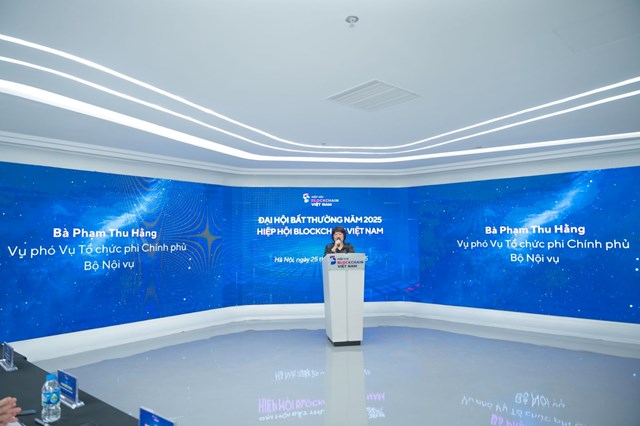 Bà Phạm Thu Hằng, Phó Vụ trưởng Vụ Tổ chức phi Chính phủ, Bộ Nội vụ, đề xuất VBA sớm ban hành sớm Quy tắc đạo đức nghề nghiệp