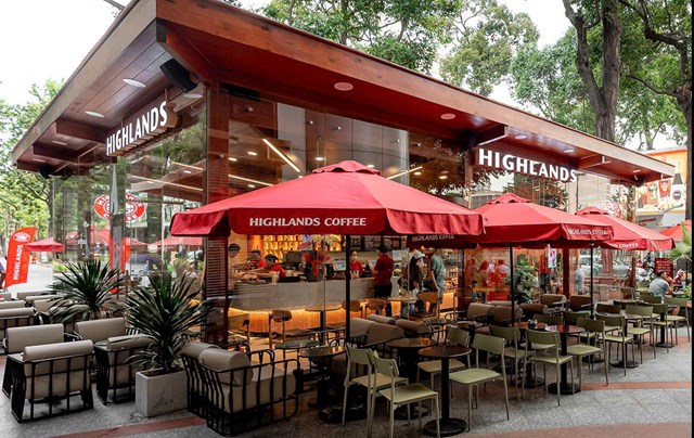 Highlands Coffee đặt cược v&#224;o sự tiện lợi: Từ cabin tại trạm xăng đến m&#244; h&#236;nh drive-thru v&#224; tham vọng IPO - Ảnh 1