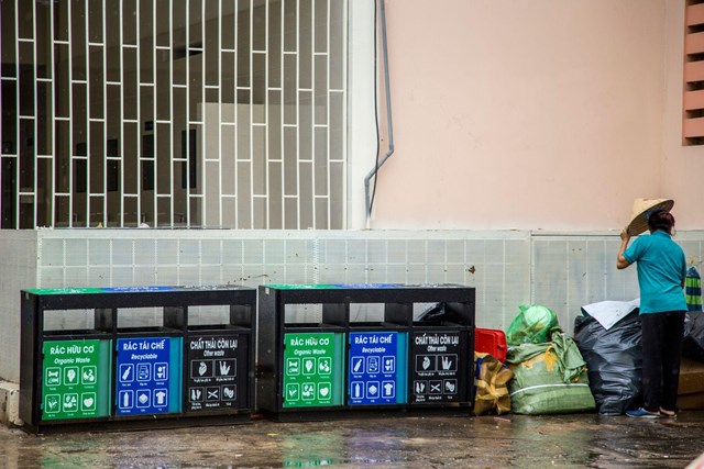 Nhiều chung cư đ&atilde; t&aacute;ch ph&iacute; thu gom r&aacute;c ri&ecirc;ng v&agrave; thu ph&iacute; theo m2 &nbsp;
