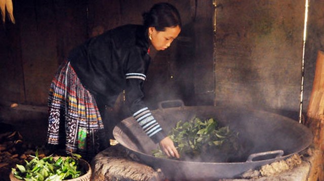Giữ lửa nghề sao chè thủ công vùng cao - Ảnh 1