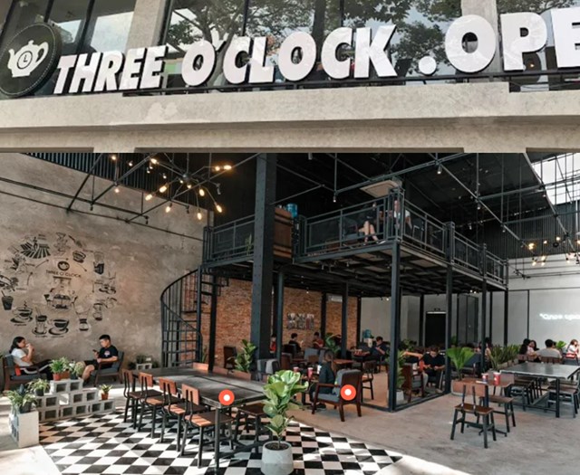 Three O’clock mở 24/7, phục vụ đồ uống ngon trong không gian hiện đại, đầy cảm hứng cho mọi khoảnh khắc trong ngày.