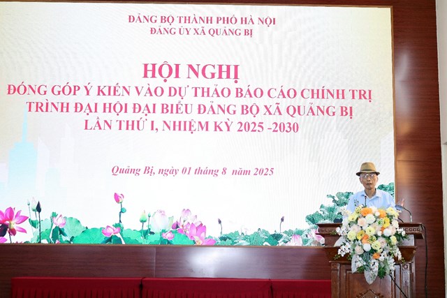 C&aacute;c đại biểu dự hội nghị đ&oacute;ng g&oacute;p &yacute; kiến v&agrave;o dự thảo b&aacute;o c&aacute;o ch&iacute;nh trị tr&igrave;nh Đại hội đại biểu Đảng bộ x&atilde; Quảng Bị lần thứ I, nhiệm kỳ 2025-2030.