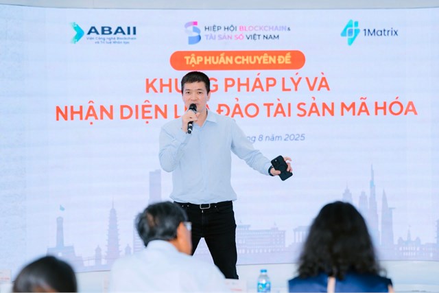 &Ocirc;ng Phan Đức Trung khẳng định b&aacute;o ch&iacute; giữ vai tr&ograve; quan trọng trong định hướng dư luận v&agrave; ph&aacute;t triển hệ sinh th&aacute;i t&agrave;i sản số Việt Nam.&nbsp; &nbsp;