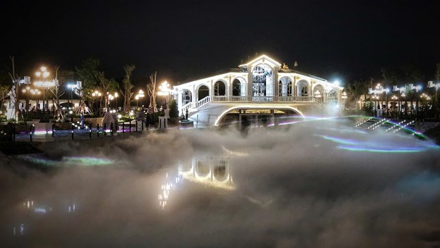 Vẻ đẹp huyền ảo tr&ecirc;n D&ograve;ng s&ocirc;ng &Aacute;nh s&aacute;ng tại Th&agrave;nh phố Thi&ecirc;n ni&ecirc;n kỷ T&amp;T City Millennia &nbsp;