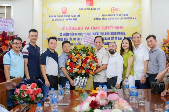Lễ c&#244;ng bố v&#224; trao quyết định bổ nhiệm chức vụ Ph&#243; Chủ tịch thường trực Hội đồng Quản l&#253; Quỹ Chống h&#224;ng giả v&#224; Tổng bi&#234;n tập Tạp ch&#237; Điện tử Kỹ thuật Chống h&#224;ng giả v&#224; Gian lận thương mại - Ảnh 6