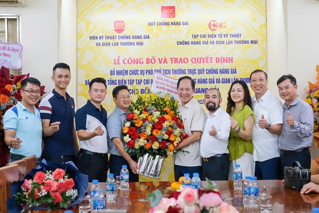 Lễ c&#244;ng bố v&#224; trao quyết định bổ nhiệm chức vụ Ph&#243; Chủ tịch thường trực Hội đồng Quản l&#253; Quỹ Chống h&#224;ng giả v&#224; Tổng bi&#234;n tập Tạp ch&#237; Điện tử Kỹ thuật Chống h&#224;ng giả v&#224; Gian lận thương mại - Ảnh 2