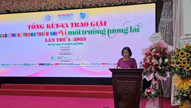 B&agrave; Nguyễn Thị Ngọc Thanh, Đại biểu Quốc hội kh&oacute;a XIII, nguy&ecirc;n Chủ tịch Hội li&ecirc;n hiệp Phụ nữ TP. H&agrave; Nội Chủ tịch Ủy ban H&ograve;a B&igrave;nh H&agrave; Nội ph&aacute;t biểu b&aacute;o c&aacute;o tổng kết giải