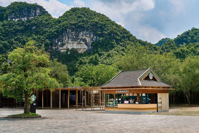 Chuỗi F&amp;B mở điểm bán tại danh thắng, bảo tàng: Khi mặt bằng trở thành kênh tiếp thị thương hiệu - Ảnh 2