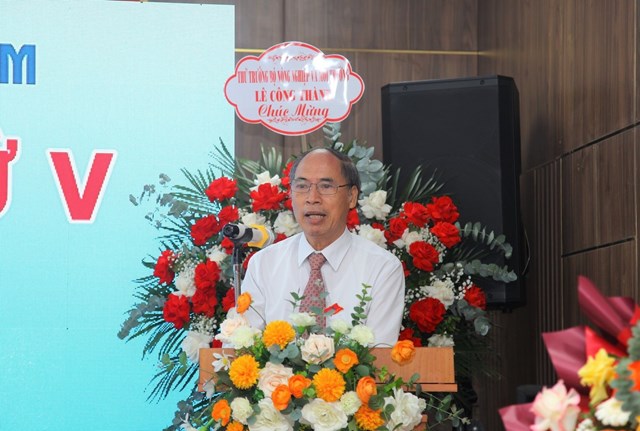 &Ocirc;ng Ho&agrave;ng Cường Quốc &ndash; Chủ tịch Hội Nước v&agrave; M&ocirc;i trường tỉnh Th&aacute;i nguy&ecirc;n ph&aacute;t biểu tham luận tại Đại hội