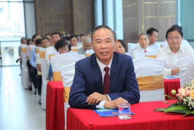&Ocirc;ng Ph&ugrave;ng Đức Tiến - Thứ trưởng Bộ N&ocirc;ng nghiệp v&agrave; M&ocirc;i trường tham dự Đại hội