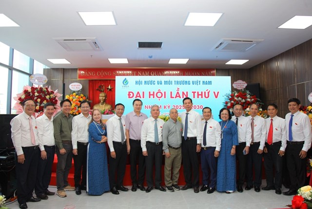 Ban thường vụ nhiệm kỳ V ra mắt Đại hội