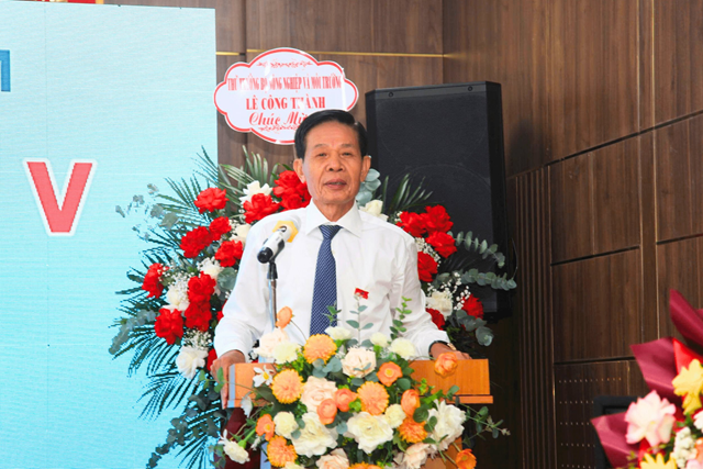 Chủ tịch Hội Nước v&agrave; M&ocirc;i trường Việt Nam Chu Phạm Ngọc Hiển ph&aacute;t biểu tại Đại hội