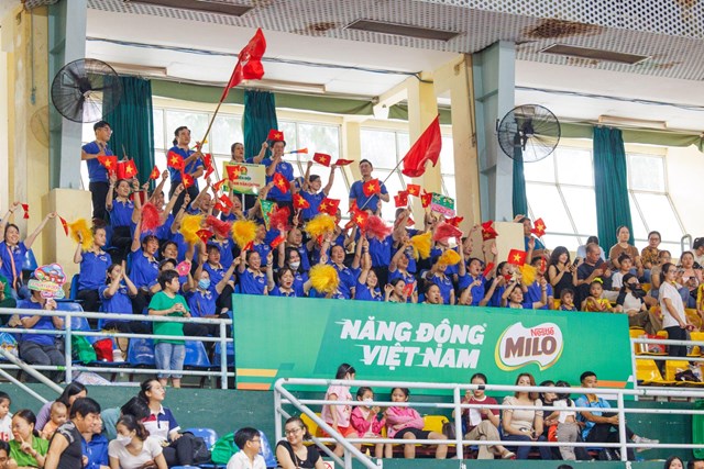 H&agrave;nh tr&igrave;nh con lớn kh&ocirc;n c&ugrave;ng thể thao lu&ocirc;n c&oacute; cha mẹ đồng h&agrave;nh. Ảnh: NVCC &nbsp;