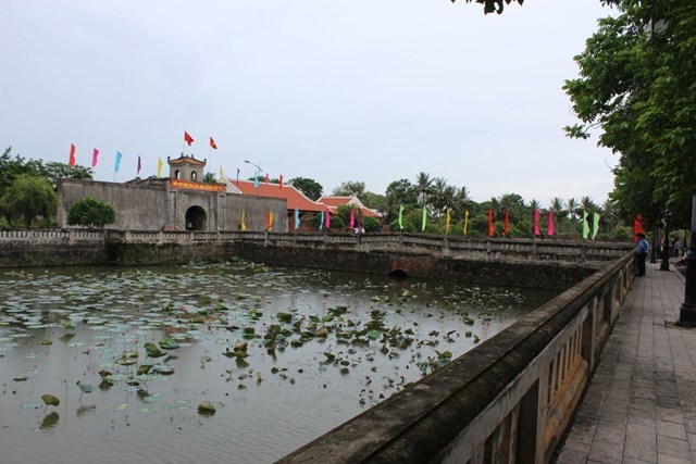 Th&agrave;nh cổ Quảng Trị nh&igrave;n từ ph&iacute;a ngo&agrave;i