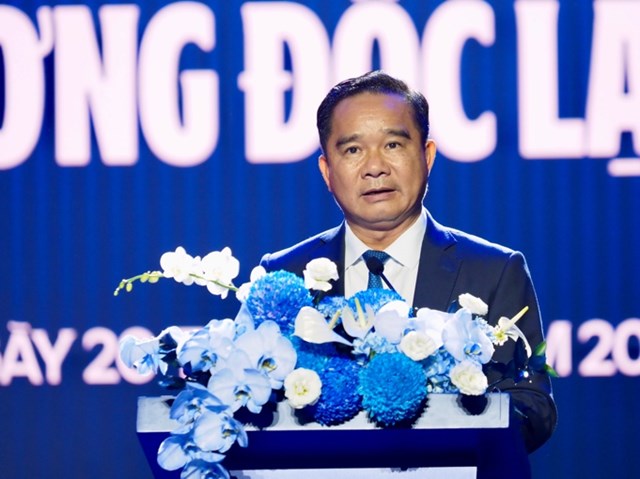Chủ tịch UBND TP.HCM Nguyễn Văn Được ph&aacute;t biểu tại Lễ kỷ niệm 50 năm ng&agrave;y th&agrave;nh lập v&agrave; đ&oacute;n nhận Hu&acirc;n chương Độc lập hạng Nhất của Vinamilk. Ảnh: Vi Nam &nbsp;