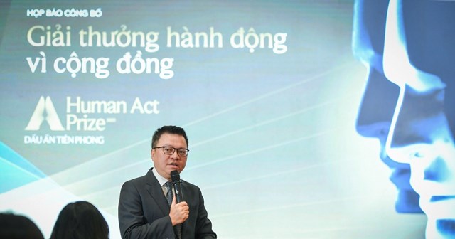 Đồng ch&iacute; L&ecirc; Quốc Minh, Tổng Bi&ecirc;n tập B&aacute;o Nh&acirc;n D&acirc;n, Trưởng Ban tổ chức giải &nbsp;