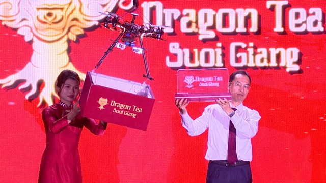 Ra mắt thương hiệu Dragon Tea Suối Gi&agrave;ng