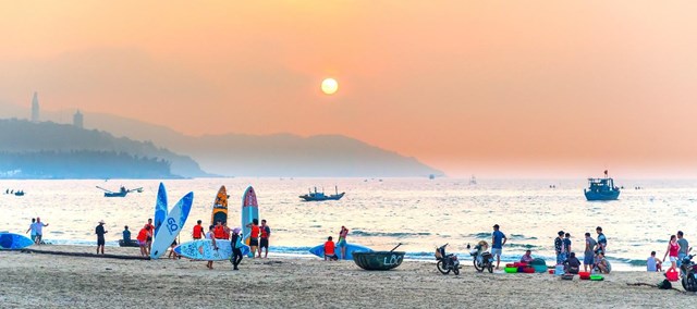 Nhịp sống với s&ocirc;ng n&uacute;i biển trời trong l&ograve;ng th&agrave;nh phố tạo n&ecirc;n sức h&uacute;t ri&ecirc;ng của Đ&agrave; Nẵng &nbsp;