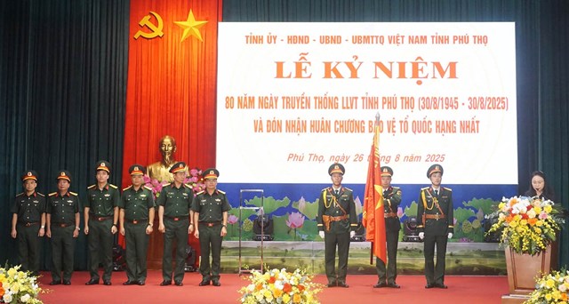 Phần tổng duyệt nội dung trao tặng Hu&acirc;n chương Bảo vệ Tổ quốc hạng Nhất