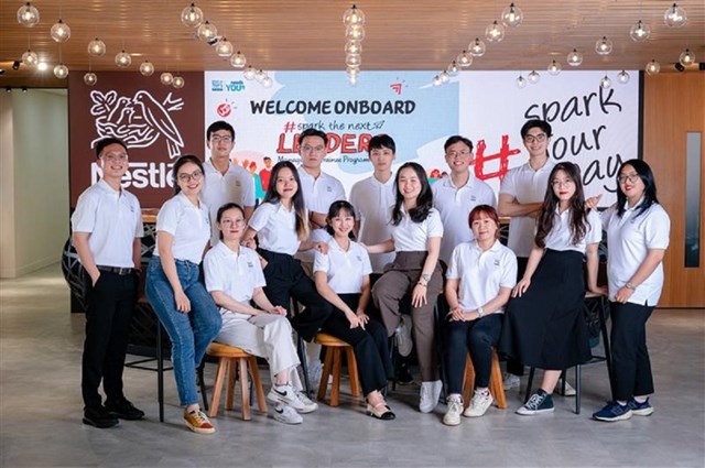 Nestl&eacute; mỗi năm đều trao h&agrave;ng trăm cơ hội việc l&agrave;m đến c&aacute;c bạn sinh vi&ecirc;n th&ocirc;ng qua c&aacute;c chương tr&igrave;nh tuyển chọn Quản trị vi&ecirc;n tập sự v&agrave; Thực tập sinh Nesternship.
