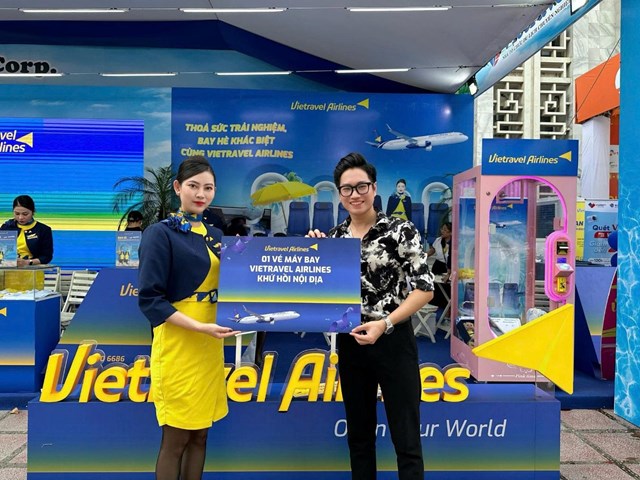 Tại triển l&atilde;m, gian trưng b&agrave;y của Vietravel Airlines được thiết kế th&agrave;nh một chuỗi h&agrave;nh tr&igrave;nh cảm x&uacute;c với 4 khu vực trải nghiệm &nbsp;