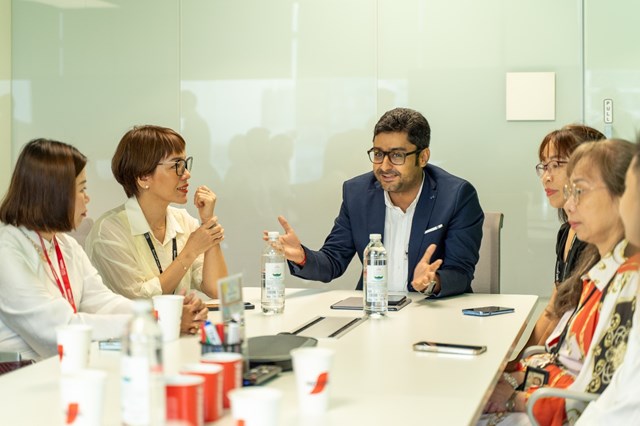 &Ocirc;ng Zubin Trikha, Trưởng Ng&agrave;nh h&agrave;ng Dinh dưỡng đặc biệt, Nestl&eacute; Health Science Việt Nam, khẳng định sự hợp t&aacute;c với Pharmacity củng cố tầm nh&igrave;n chung của hai thương hiệu trong việc n&acirc;ng cao sức khỏe cộng đồng &nbsp;