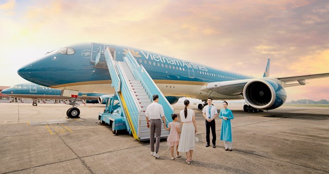 Vietnam Airlines lọt top 10 h&#227;ng h&#224;ng kh&#244;ng quốc tế tốt nhất năm 2023 - Ảnh 1