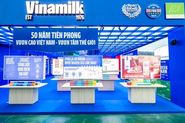 Kh&ocirc;ng gian triển l&atilde;m của Vinamilk được thiết kế hiện đại, gần gũi v&agrave; đầy s&aacute;ng tạo. (Ảnh: Vi Nam)