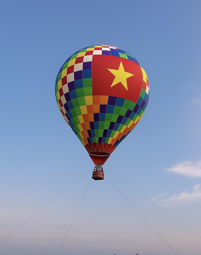 Bãi Cháy tổ chức lễ thượng cờ, bay khinh khí cầu khổng lồ dịp lễ 2/9 - Ảnh 8