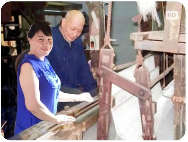 Nghệ nh&acirc;n Triệu Văn M&atilde;o b&ecirc;n con g&aacute;i y&ecirc;u Triệu Thị Hoa &nbsp;