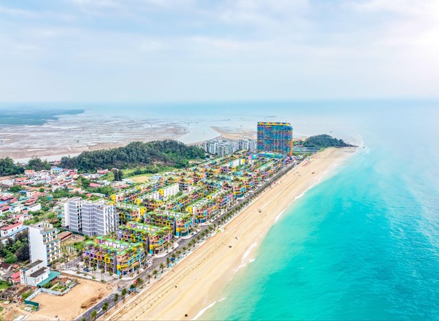 Mạng lưới giao th&ocirc;ng kết nối đồng bộ tạo đ&ograve;n bẩy cho Flamingo Ibiza Hải Tiến đ&oacute;n trọn d&ograve;ng kh&aacute;ch "staycation" dịp cuối tuần. &nbsp;