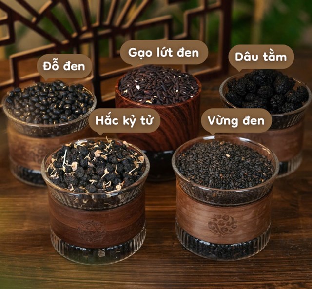 Tr&#224; ngũ hắc: L&#224;n s&#243;ng thảo mộc định h&#236;nh xu hướng sống khỏe - Ảnh 1
