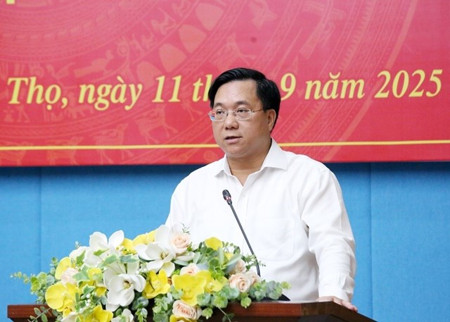 Chủ tịch UBND tỉnh Ph&uacute; Thọ Trần Duy Đ&ocirc;ng ph&aacute;t biểu tại hội nghị