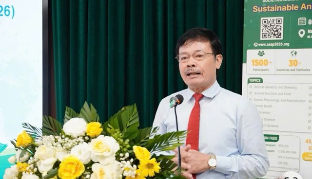 Chủ tịch Hội Chăn nu&ocirc;i Việt Nam, Trưởng ban Tổ chức AAAP 2026 Nguyễn Xu&acirc;n Dương ph&aacute;t biểu tại họp b&aacute;o &nbsp;