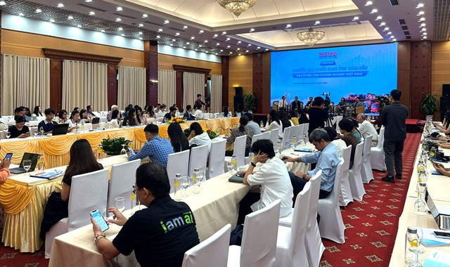 Quang cảnh diễn đ&agrave;n. &nbsp;